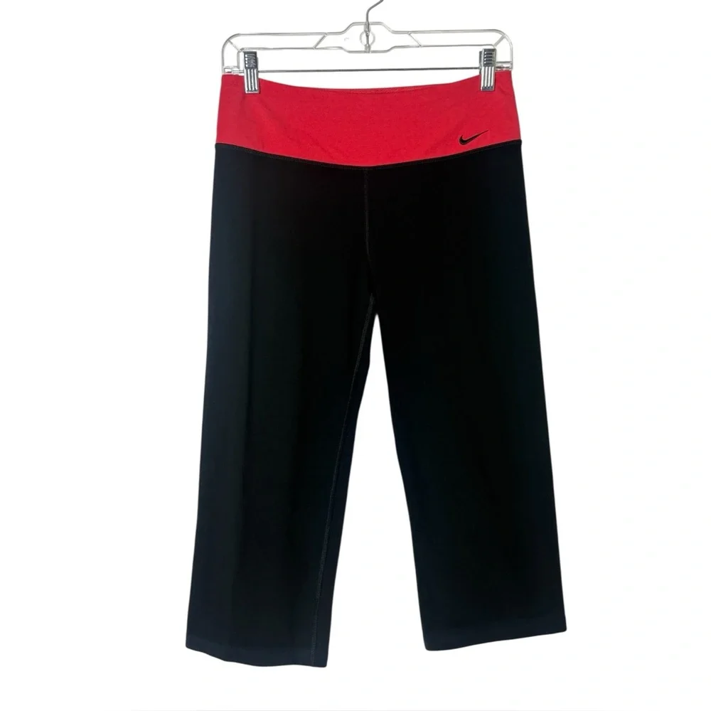 Nike Dri-Fit Black and Coral Capri Leggings‎ 548498 Womens Medium Yoga